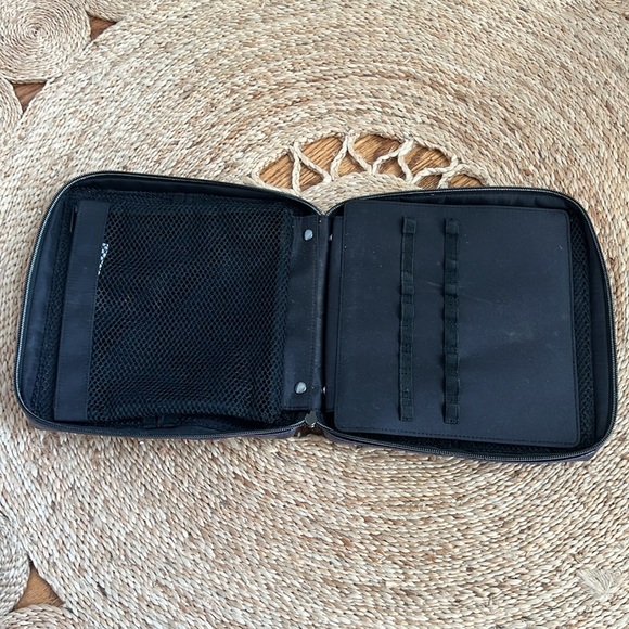 Sephora metallic makeup bag - Picture 3 of 5